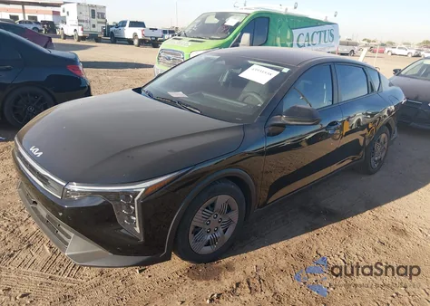 2025 Kia K4 Lx z USA, uszkodzony, nr VIN 3KPFT4DEXSE077483